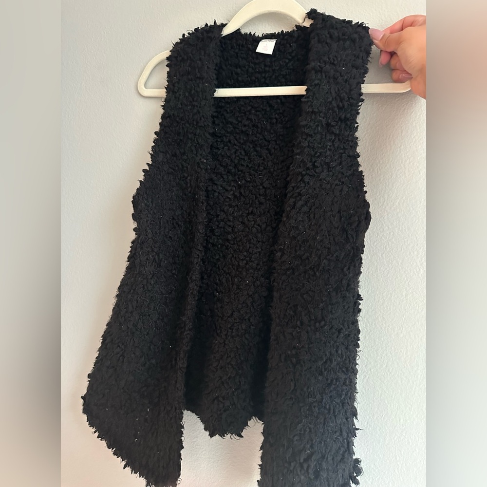 Wild Pearl Black Textured Vest